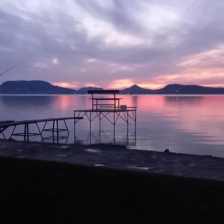 Διαμέρισμα Fonyodi Vizpart Apartman, Beachfront *